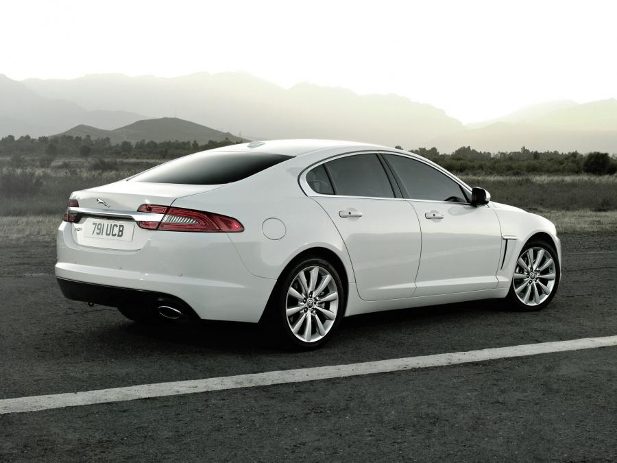  Jaguar XF 2011 года  (фото 2 из 79)